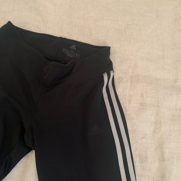 👀 Adidas leggings 👀 - Picture 3 of 3